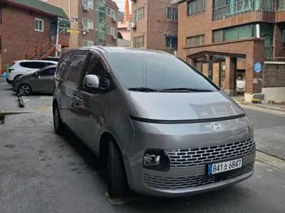 Hyundai Staria