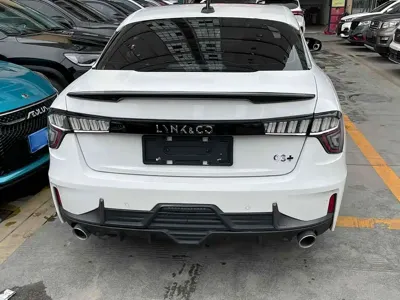 Lynk & Co 03