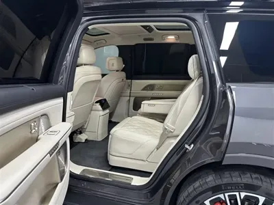 Nio ES8