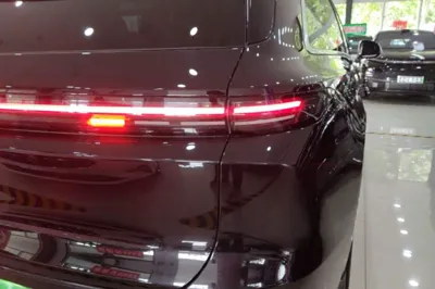 Li Auto L6