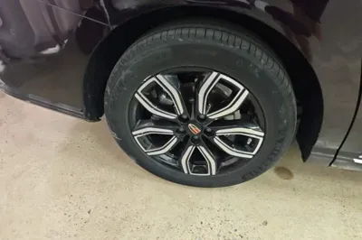 Hongqi HQ9