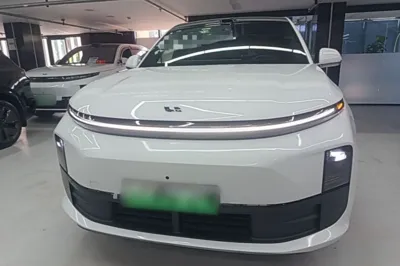 Li Auto L6