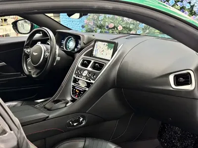 Aston Martin DB11