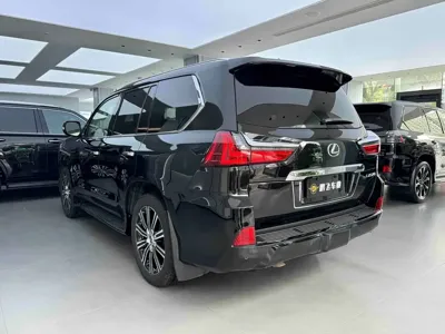 Lexus LX