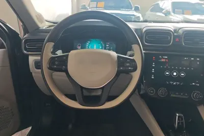 Lynk & Co 02