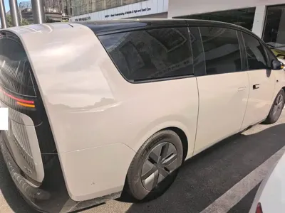 Li Auto Li MEGA