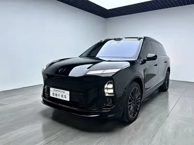Nio ES8