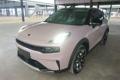Lynk & Co 06