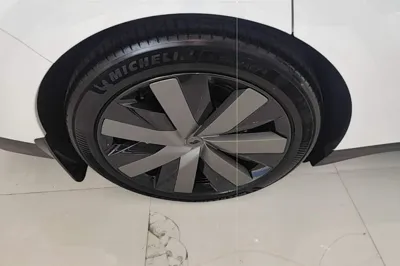 Li Auto Li Auto i6