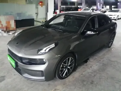 Lynk & Co 03