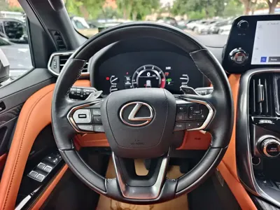Lexus LX