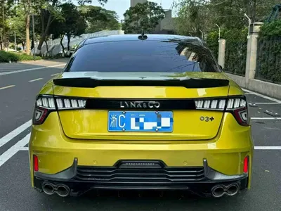 Lynk & Co 03
