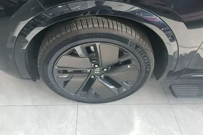 Li Auto L9