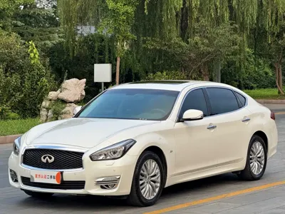 Infiniti Q70