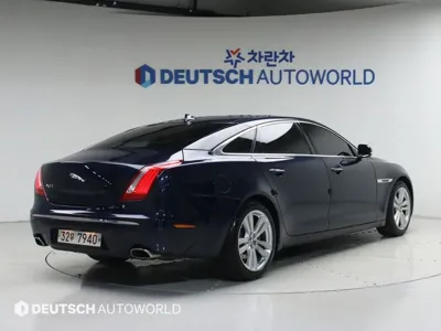 Jaguar XJ