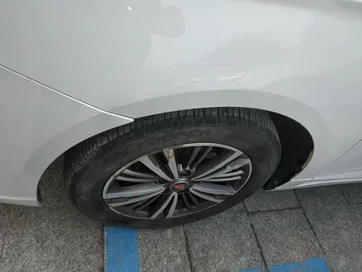 Roewe i5