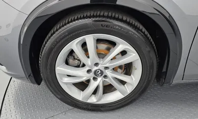 Infiniti Q30