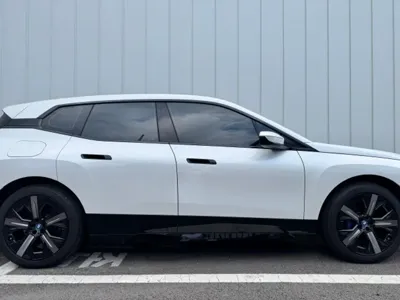 BMW iX