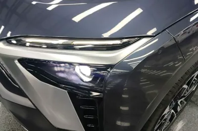 Nio ES8