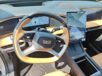 Geely Galaxy L7