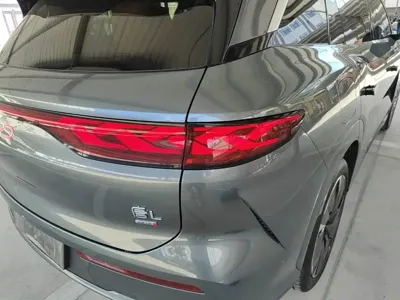 BYD 唐L