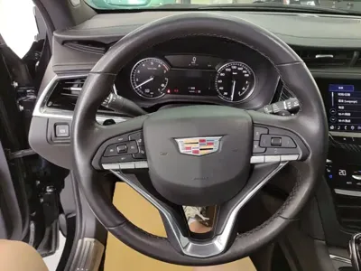 Cadillac XT6