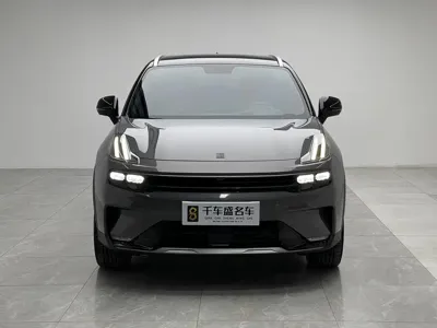 Lynk & Co 06