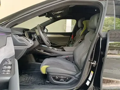 BYD L EV