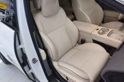 Li Auto Li Auto i6