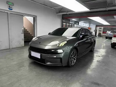 Lynk & Co 03
