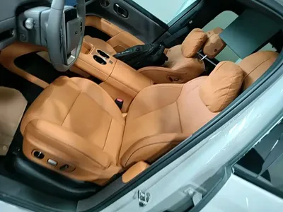 Li Auto 理想i8