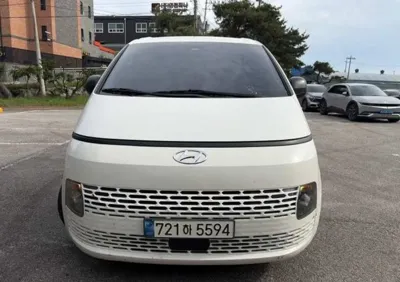 Hyundai Staria