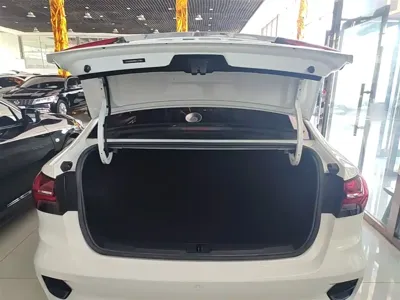 Roewe i5