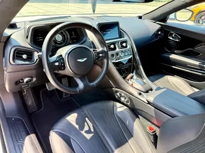 Aston Martin DB11