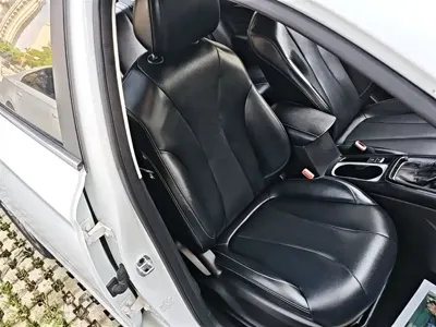 Roewe i5