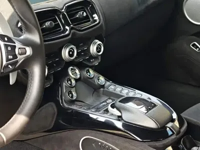 Aston Martin V8 Vantage