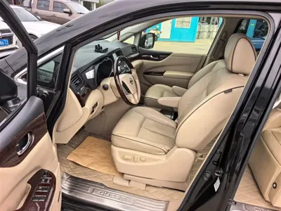 Nissan Quest