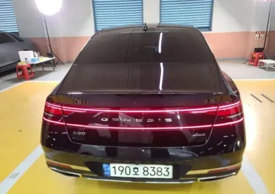 Genesis G90