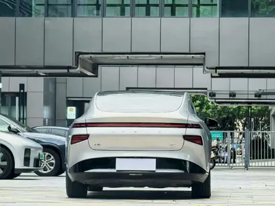Xpeng P7