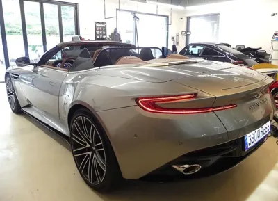 Astonmartin DB12