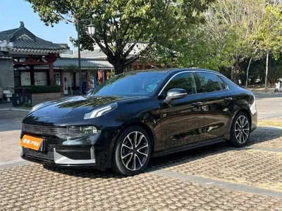 Lynk & Co 03