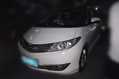 BYD M6