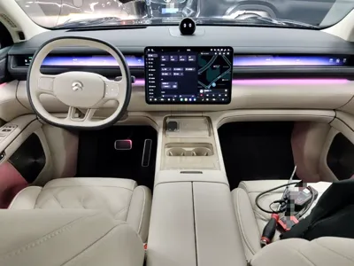 Nio ES8
