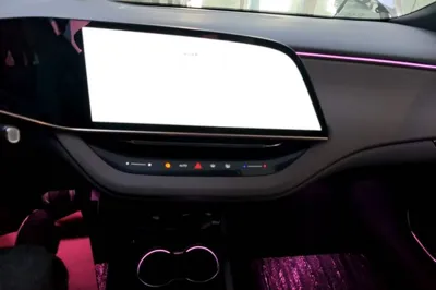 Hongqi EH7