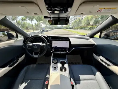Lexus RZ