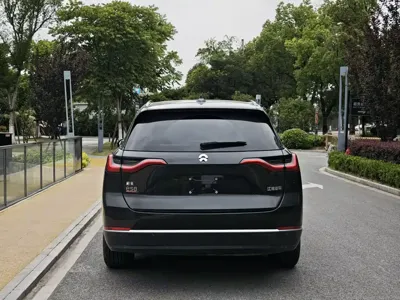 Nio ES8