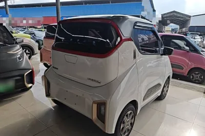 Baojun E200