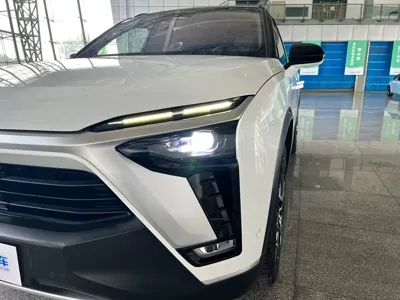 Nio ES8