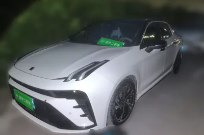 Lynk & Co 03