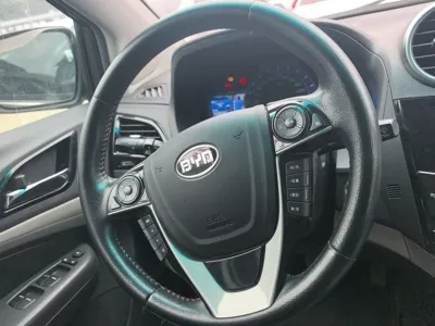 BYD S7